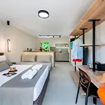 Sokrates Studios Aparthotel