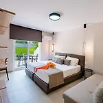 Sokrates 아파트호텔 아판토우