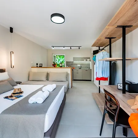 Sokrates Studios Aparthotel