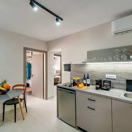 Sokrates Studios Aparthotel