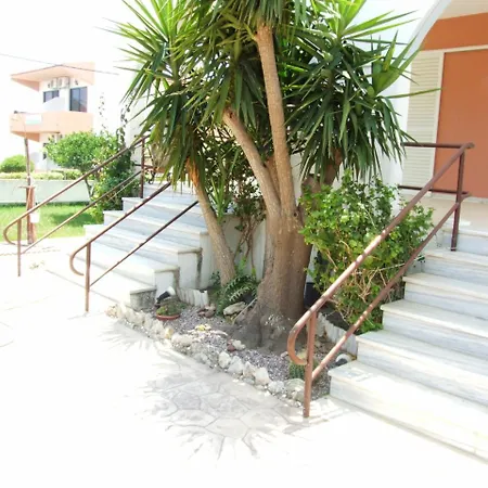 Sokrates Studios Aparthotel