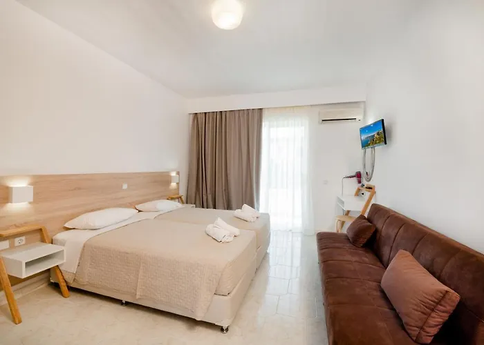 Lägenhetshotell Sokrates Studios 4*