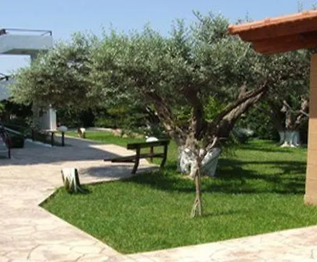 Sokrates Apart Otel Afantou